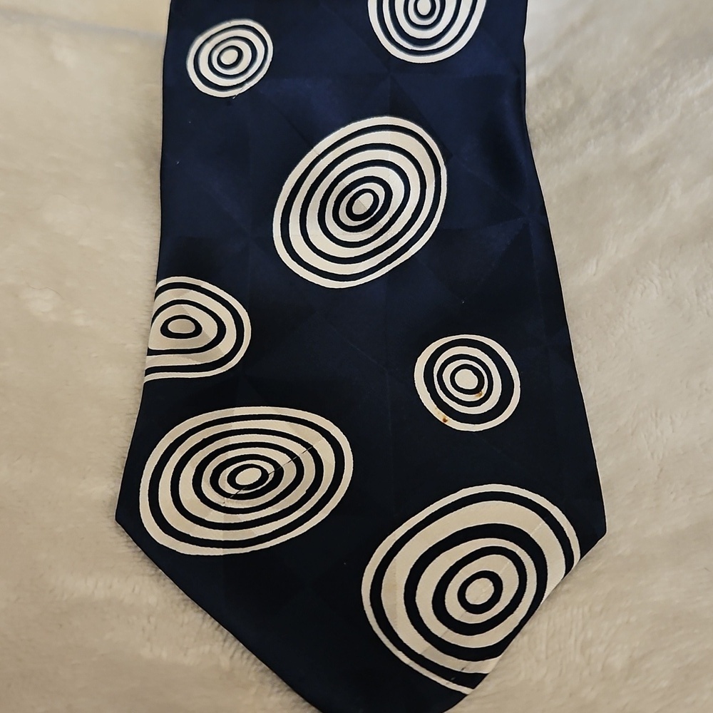 Vintage Italian Navy Blue Bullseye Silk Tie - Picture 8 of 8